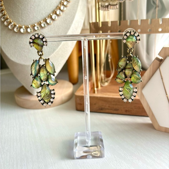 🌟BUY 1 GET 1 FREE🌟 Glamorous post back earrings - Picture 2 of 5